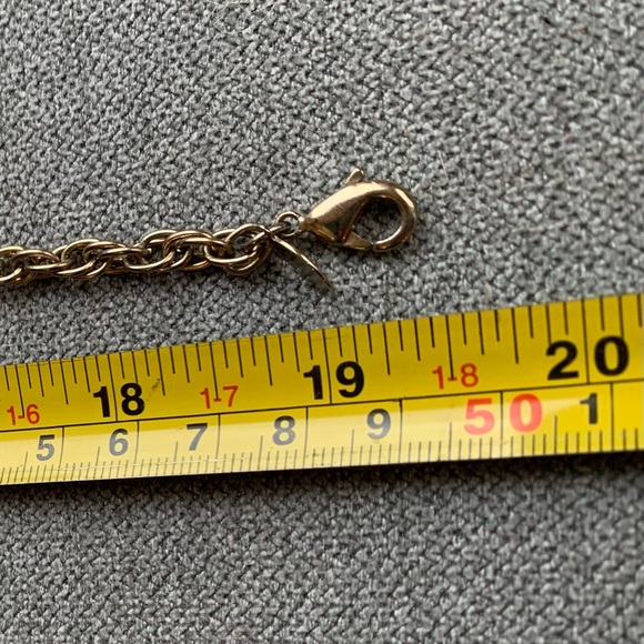 Coral and orange ornate necklace - Picture 6 of 6